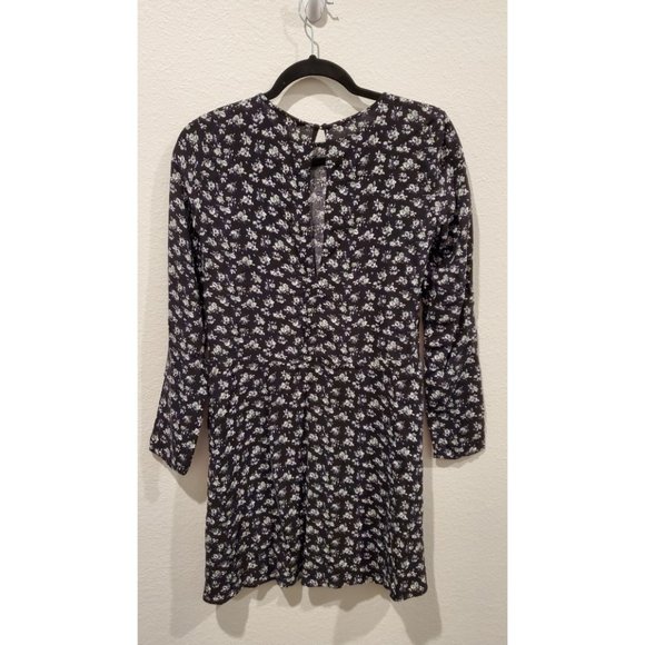 H&M White Flowers Black Mini Dress - Picture 3 of 4